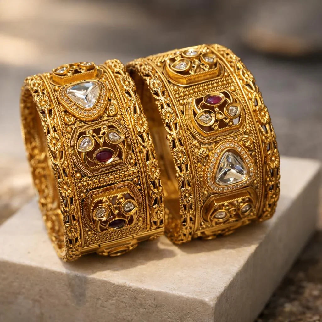 The Majestic Kundan Temple Cuff